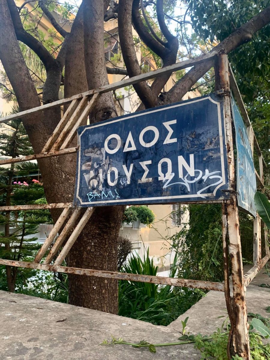 500 μέτρα, 20 εστίες μόλυνσης covid-19: Η εικόνα-ντροπή στο Παλαιό Φάληρο που δεν χωνεύεται (Pics)