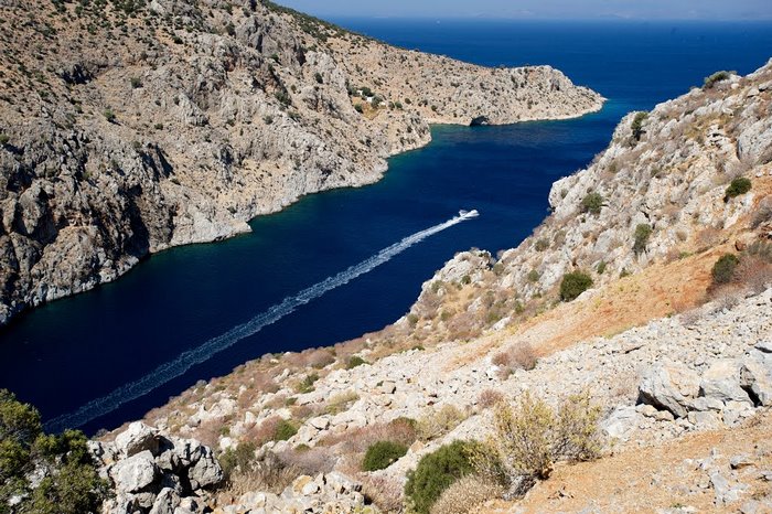 Το ωραιότερο φιορδ της Ελλάδας βρίσκεται σε ένα μικρό ακριτικό νησί!