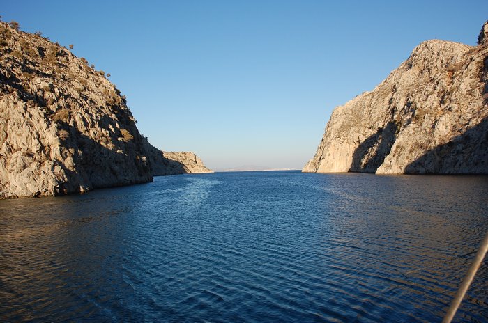 Το ωραιότερο φιορδ της Ελλάδας βρίσκεται σε ένα μικρό ακριτικό νησί! Το ωραιότερο φιορδ της Ελλάδας βρίσκεται σε ένα μικρό ακριτικό νησί!