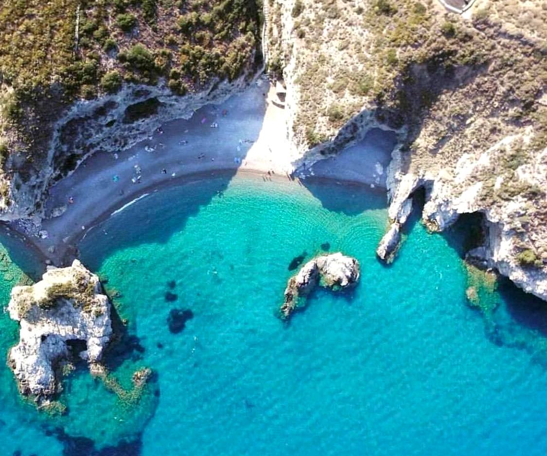 Φτηνό, ήσυχο, ασφαλές: Το νησί με τις καλύτερες τιμές που θα είναι η νο1 επιλογή των Ελλήνων φέτος το καλοκαίρι (Pics)