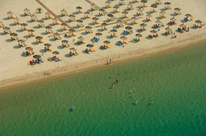 Το ωραιότερο ψαροχώρι της Ελλάδας βρίσκεται σε μια χερσόνησο που μπαίνει ένα χιλιόμετρο μέσα στη θάλασσα Το ωραιότερο ψαροχώρι της Ελλάδας βρίσκεται σε μια χερσόνησο που μπαίνει ένα χιλιόμετρο μέσα στη θάλασσα