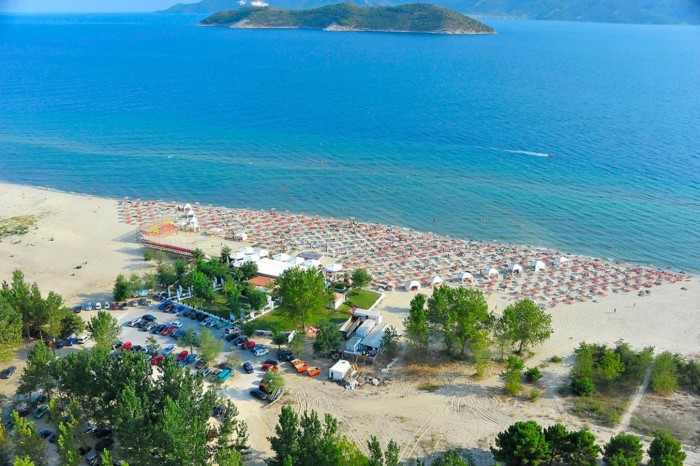 Το ωραιότερο ψαροχώρι της Ελλάδας βρίσκεται σε μια χερσόνησο που μπαίνει ένα χιλιόμετρο μέσα στη θάλασσα Το ωραιότερο ψαροχώρι της Ελλάδας βρίσκεται σε μια χερσόνησο που μπαίνει ένα χιλιόμετρο μέσα στη θάλασσα