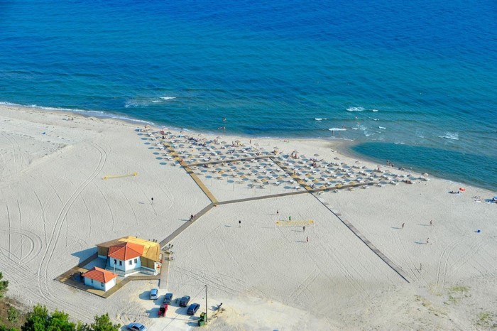 Το ωραιότερο ψαροχώρι της Ελλάδας βρίσκεται σε μια χερσόνησο που μπαίνει ένα χιλιόμετρο μέσα στη θάλασσα Το ωραιότερο ψαροχώρι της Ελλάδας βρίσκεται σε μια χερσόνησο που μπαίνει ένα χιλιόμετρο μέσα στη θάλασσα