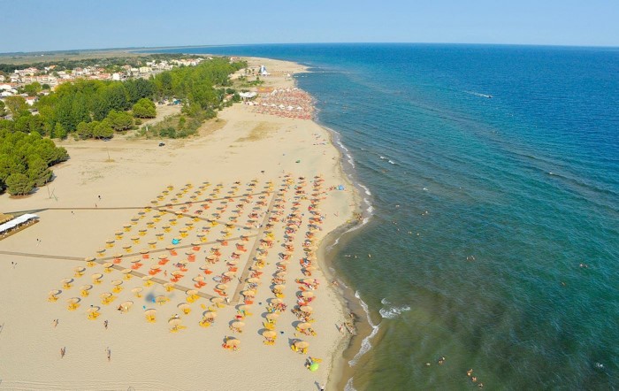 Το ωραιότερο ψαροχώρι της Ελλάδας βρίσκεται σε μια χερσόνησο που μπαίνει ένα χιλιόμετρο μέσα στη θάλασσα Το ωραιότερο ψαροχώρι της Ελλάδας βρίσκεται σε μια χερσόνησο που μπαίνει ένα χιλιόμετρο μέσα στη θάλασσα