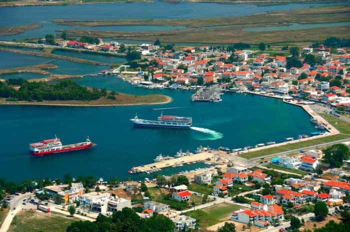 Το ωραιότερο ψαροχώρι της Ελλάδας βρίσκεται σε μια χερσόνησο που μπαίνει ένα χιλιόμετρο μέσα στη θάλασσα Το ωραιότερο ψαροχώρι της Ελλάδας βρίσκεται σε μια χερσόνησο που μπαίνει ένα χιλιόμετρο μέσα στη θάλασσα