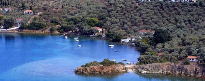 Το μοναδικής και σπάνιας ομορφιάς άγνωστο ελληνικό νησάκι που το επισκέπτεσαι μόνο με.. θαλάσσιο ταξί!