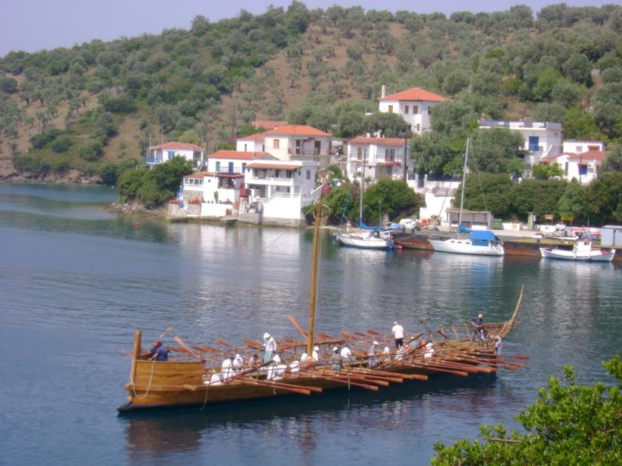 Το μοναδικής και σπάνιας ομορφιάς άγνωστο ελληνικό νησάκι που το επισκέπτεσαι μόνο με.. θαλάσσιο ταξί!