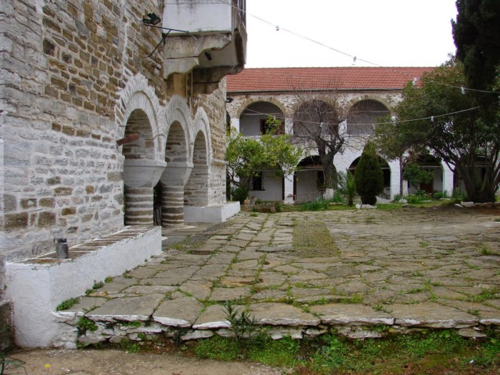 Το μοναδικής και σπάνιας ομορφιάς άγνωστο ελληνικό νησάκι που το επισκέπτεσαι μόνο με.. θαλάσσιο ταξί!