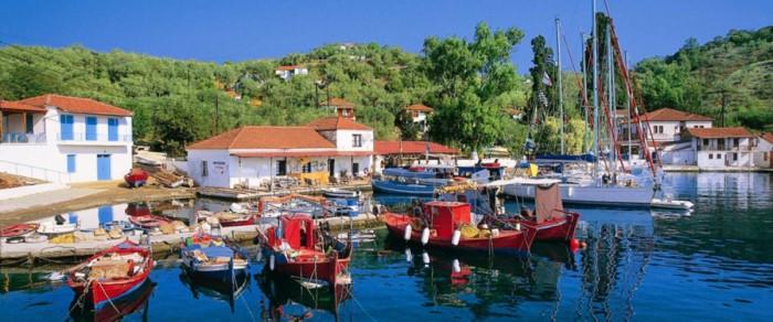 Το μοναδικής και σπάνιας ομορφιάς άγνωστο ελληνικό νησάκι που το επισκέπτεσαι μόνο με.. θαλάσσιο ταξί!