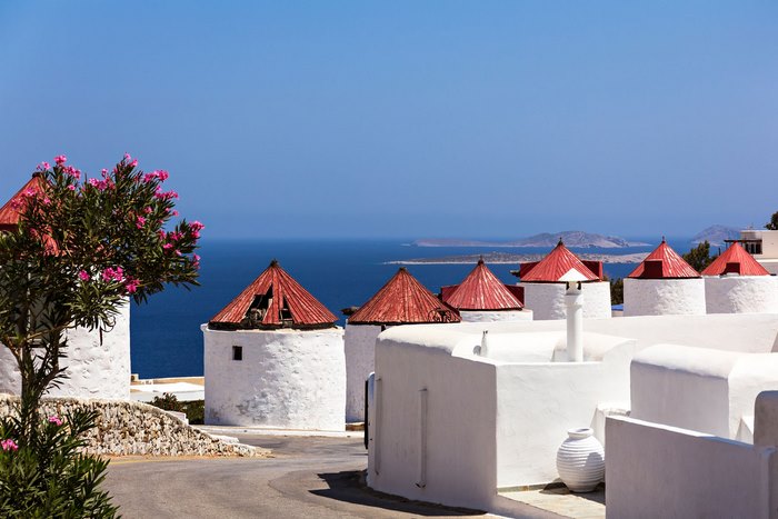 Ποιο Ελληνικό νησί λέγεται και «Πεταλούδα του Αιγαίου»; Αγνό, γαλήνιο, με μυστικούς «θησαυρούς» και ονειρικές παραλίες!