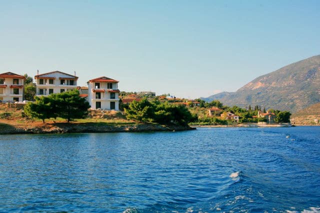 Τριζόνια Φωκίδας