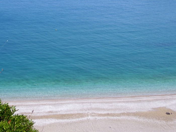 Ο άγνωστος επίγειος παράδεισος της Ελλάδας βρίσκεται καλά κρυμμένος στην Εύβοια