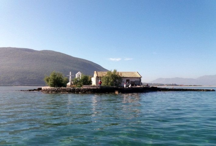 Κρυμμένο διαμάντι: Το παραδεισένιο ελληνικό νησάκι, όπου έζησε σαν ναυαγός ο Άγγελος Σικελιανός