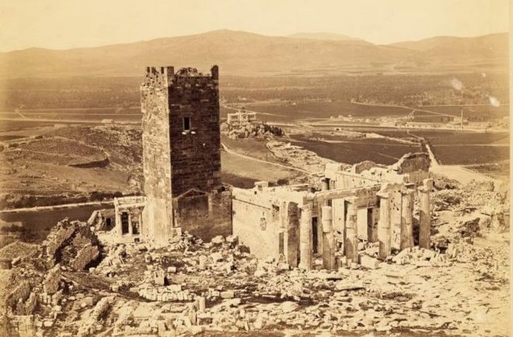 Ο χαμένος Πύργος της Ακρόπολης: Ο Ιερός Βράχος διαφορετικός από ό,τι είναι σήμερα.