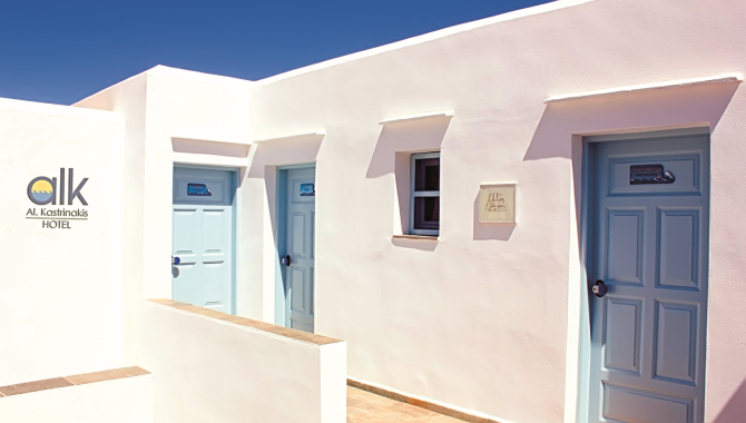 Στην παραλία των Καμάρων βρίσκεται το Al. Kastrinakis Hotel 