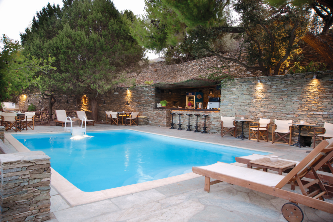 Η πισίνα στο Andromeda Hotel 