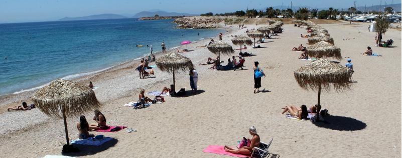 Διακοπές 2020: Εισιτήρια 6 ευρώ σε δημόσια παραλία για… 5 ώρες!