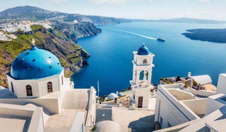 Έρευνα: Πόσοι Έλληνες θα πάνε φέτος διακοπές;