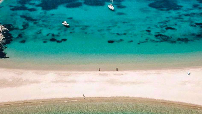 1,5 ώρα απ’ το Λαύριο, 92 παραλίες: To μικρό νησί που θεωρείται ο πιο ασφαλής προορισμός για το καλοκαίρι του ’20