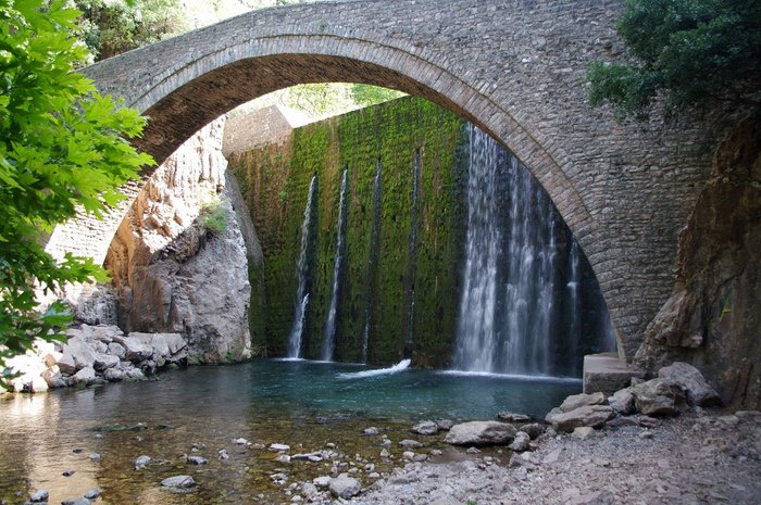 Πολύτιμο αριστούργημα: Ένα από τα ωραιότερα γεφύρια που έχετε δει βρίσκεται στην Ελλάδα!