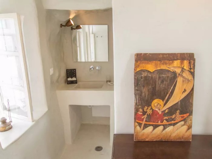 Το πιο περιζήτητο σπίτι Airbnb του κόσμου βρίσκεται στη Σαντορίνη και είναι εντυπωσιακό