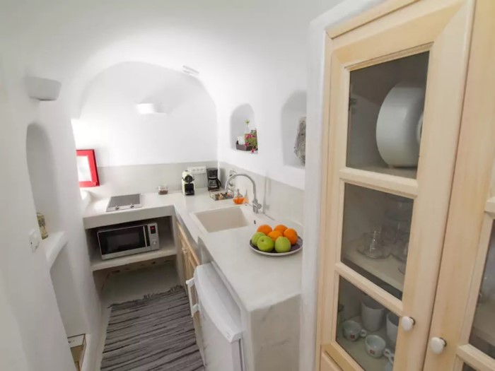 Το πιο περιζήτητο σπίτι Airbnb του κόσμου βρίσκεται στη Σαντορίνη και είναι εντυπωσιακό