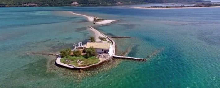 Κρυμμένο διαμάντι: Το παραδεισένιο ελληνικό νησάκι, όπου έζησε σαν ναυαγός ο Άγγελος Σικελιανός