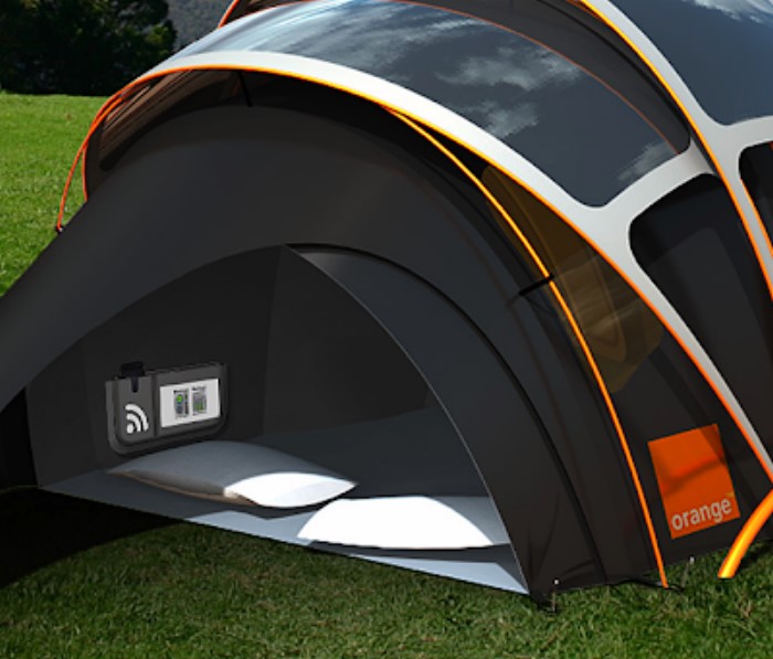 Ο άρχοντας του κάμπινγκ: Ήρθε η ηλιακή σκηνή που σου παρέχει ρεύμα όπου και αν βρίσκεσαι