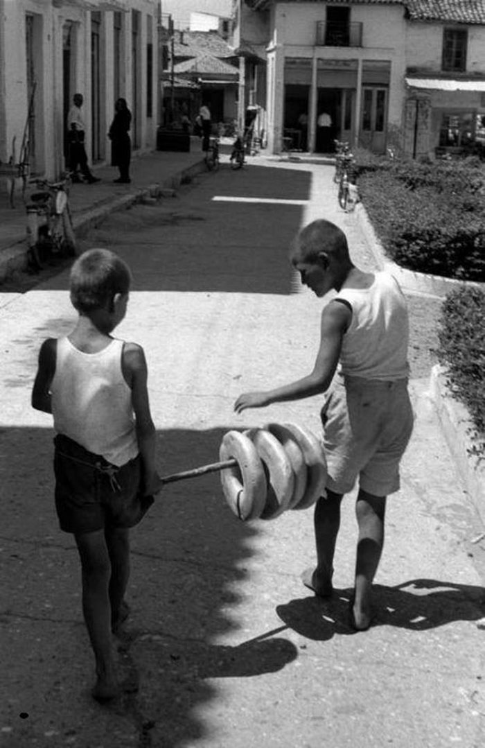 Η ιστορία του ψωμιού στην Ελλάδα μέσα από σπάνιες φωτογραφίες