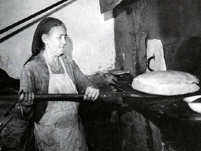 Η ιστορία του ψωμιού στην Ελλάδα μέσα από σπάνιες φωτογραφίες