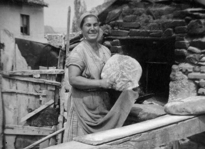 Η ιστορία του ψωμιού στην Ελλάδα μέσα από σπάνιες φωτογραφίες