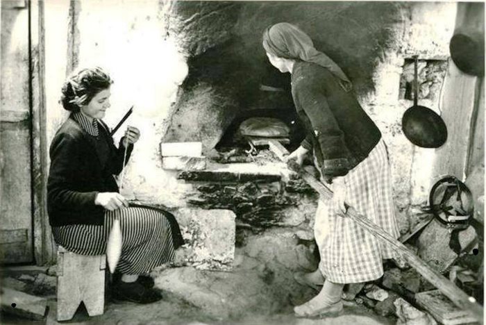 Η ιστορία του ψωμιού στην Ελλάδα μέσα από σπάνιες φωτογραφίες