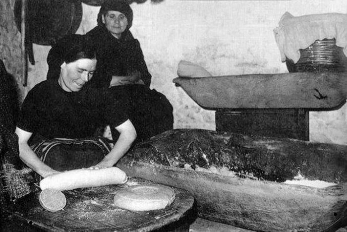 Η ιστορία του ψωμιού στην Ελλάδα μέσα από σπάνιες φωτογραφίες