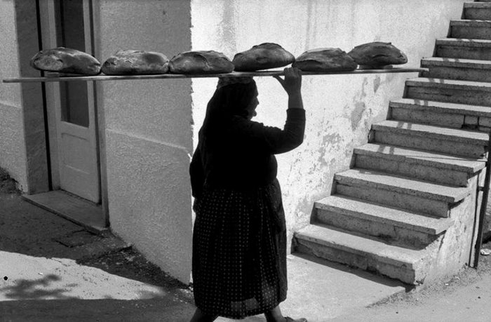 Η ιστορία του ψωμιού στην Ελλάδα μέσα από σπάνιες φωτογραφίες