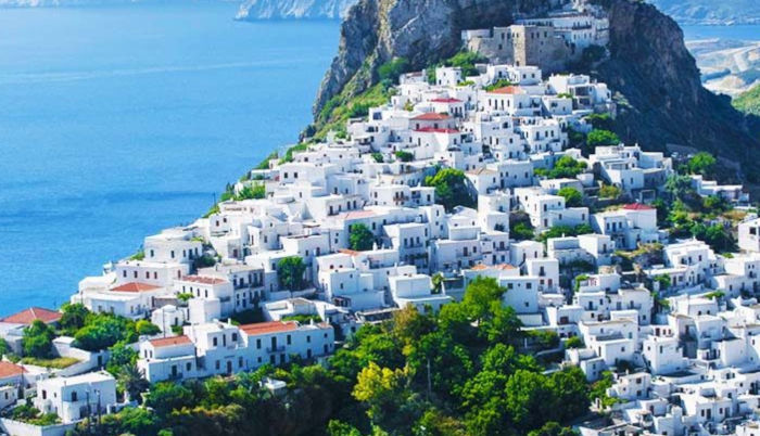 Μια «Κυκλάδα» στην καρδιά του Αιγαίου: Το νησί που έχει συγκριτικό πλεονέκτημα αυτό το καλοκαίρι