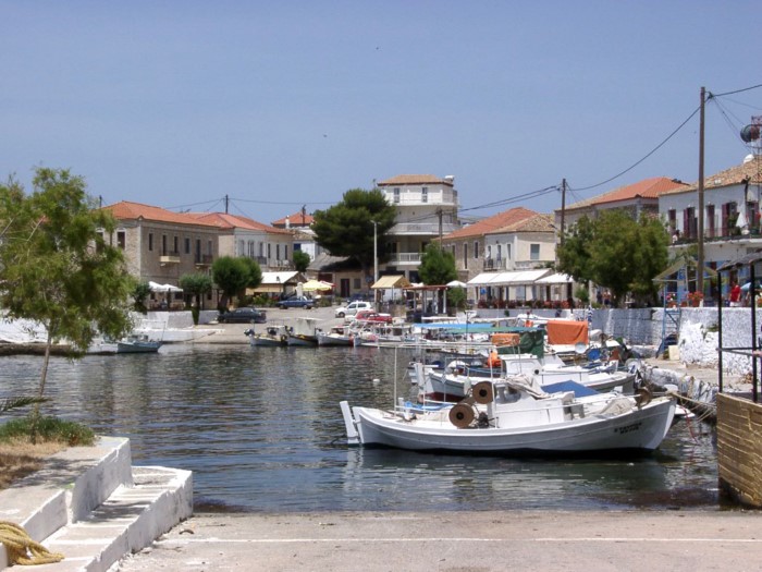 Η Νεράιδα του Μεσσηνιακού: Το μικρό ψαροχώρι με την απαράμιλλη ομορφιά όπου ο Αλέξης Ζορμπάς γνώρισε τον Νίκο Καζαντζάκη