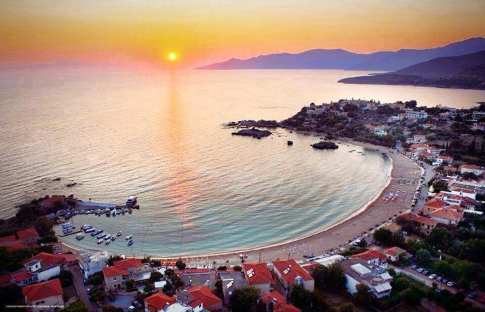 Η Νεράιδα του Μεσσηνιακού: Το μικρό ψαροχώρι με την απαράμιλλη ομορφιά όπου ο Αλέξης Ζορμπάς γνώρισε τον Νίκο Καζαντζάκη