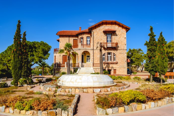 Θα άφηνες την Αθήνα για να ζήσεις για πάντα σε ένα νησί;