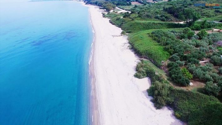 25χλμ όνειρο: Η μεγαλύτερη και ασφαλέστερη παραλία της Ευρώπης είναι ελληνική και θα σε μαγέψει