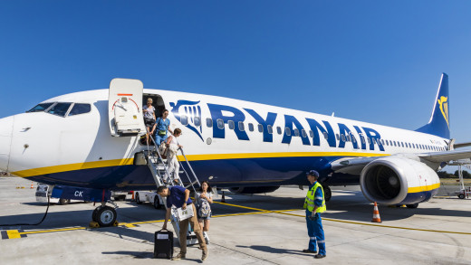 Ryanair: Ανακοίνωσε σχέδιο με περικοπές μισθών και 3000 απολύσεις – Δεν περιμένει ανάκαμψη πριν το 2022