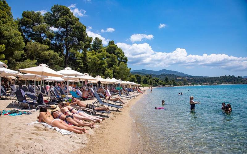 Καλοκαίρι 2020: Χωρίζονται σε 3 «ζώνες» οι παραλίες – Πώς θα πάμε για μπάνια στις διακοπές μας