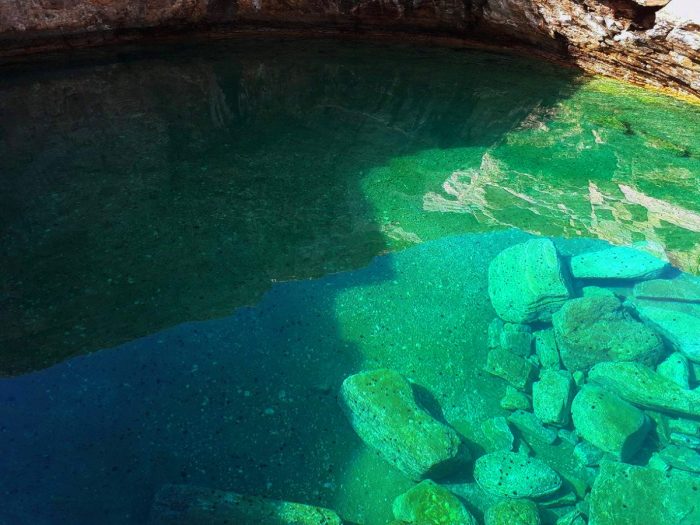 Η φυσική πισίνα – όνειρο που θα σε κάνει να κλείσεις αμέσως εισιτήρια για το πιο πράσινο νησί της Ελλάδας (Pics)