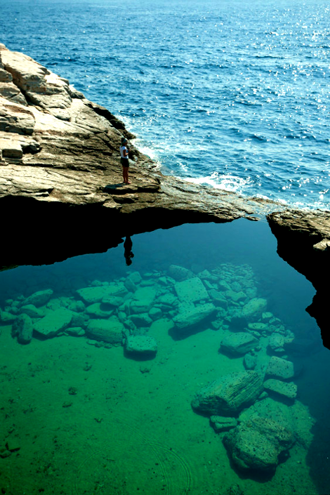 Η φυσική πισίνα – όνειρο που θα σε κάνει να κλείσεις αμέσως εισιτήρια για το πιο πράσινο νησί της Ελλάδας (Pics)