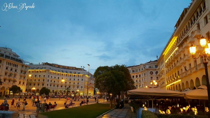 40 φωτογραφίες που αποδεικνύουν ότι η Αριστοτέλους είναι η ωραιότερη πλατεία της Ελλάδας