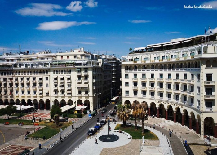 40 φωτογραφίες που αποδεικνύουν ότι η Αριστοτέλους είναι η ωραιότερη πλατεία της Ελλάδας