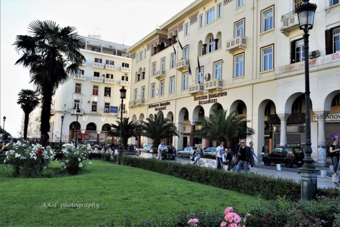 40 φωτογραφίες που αποδεικνύουν ότι η Αριστοτέλους είναι η ωραιότερη πλατεία της Ελλάδας