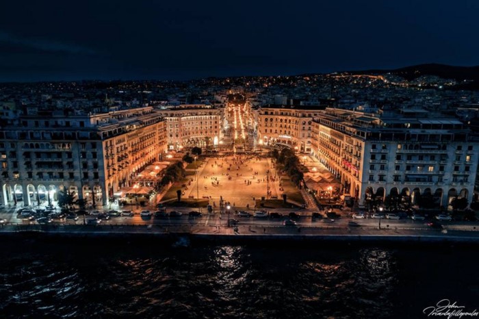 40 φωτογραφίες που αποδεικνύουν ότι η Αριστοτέλους είναι η ωραιότερη πλατεία της Ελλάδας