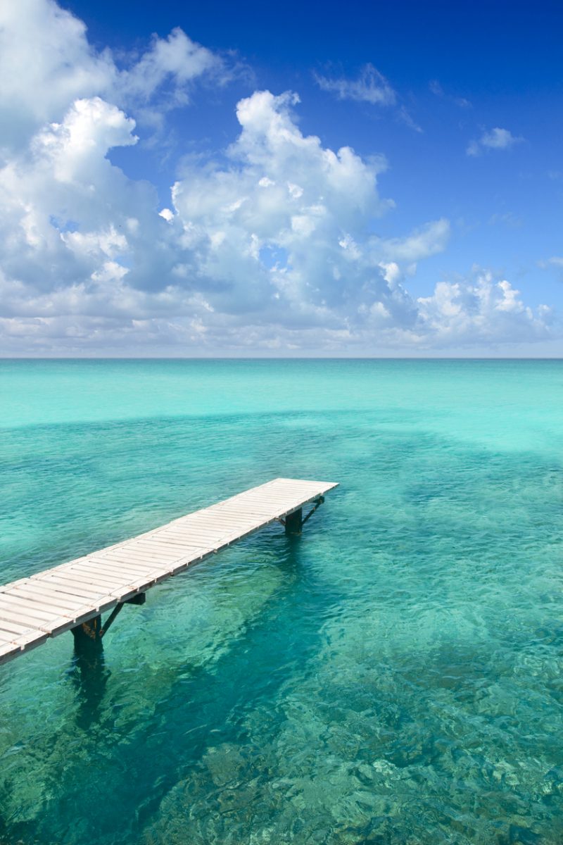 Δεν βρέχει ποτέ, δεν έχει αυτοκίνητα: Το νησί με τον πιο καυτό ήλιο στη Μεσόγειο (Pics)