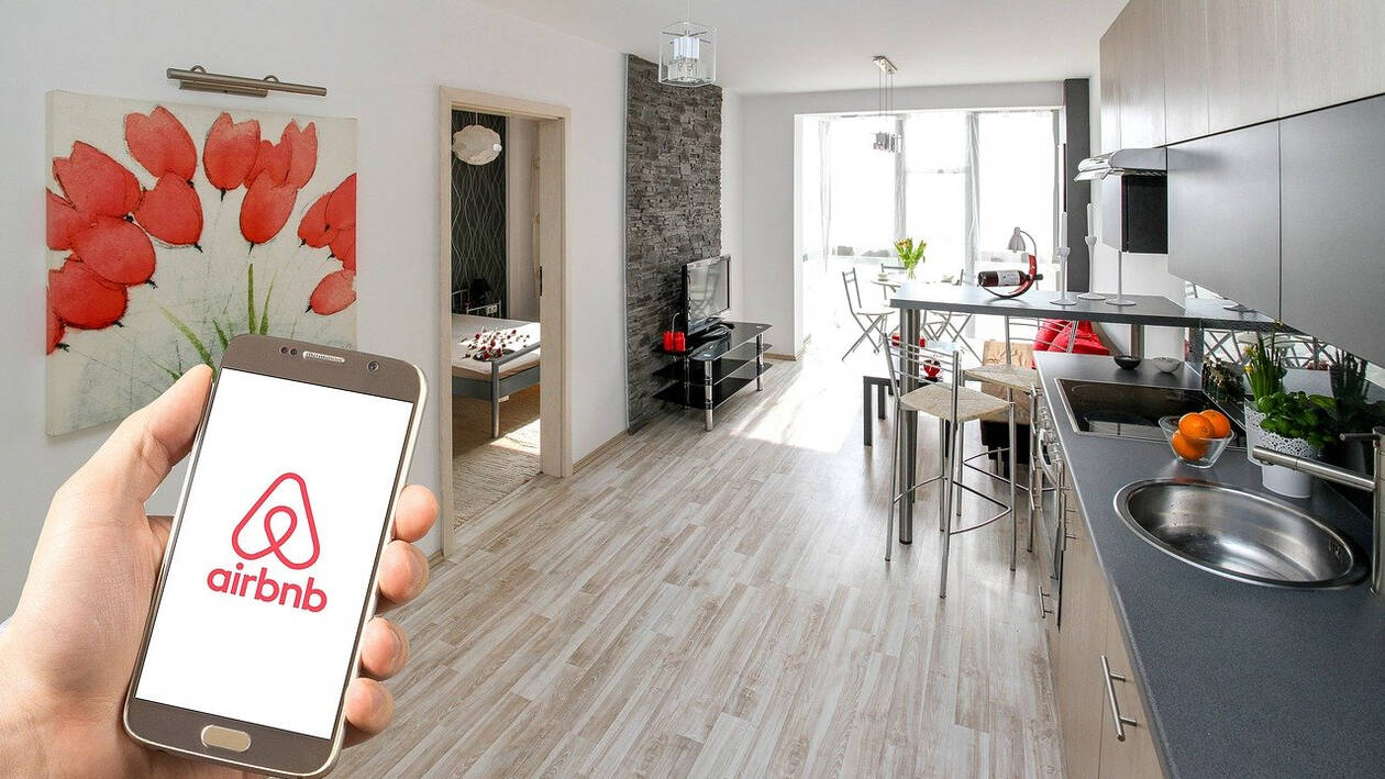 Airbnb: Καταρρέει συνεχώς στην Ελλάδα η πλατφόρμα  και να οι αποδείξεις