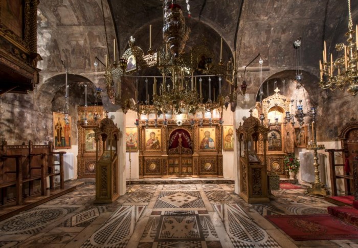 Ζαχλωρού: Ένα χωριουδάκι-κόσμημα και ένα τρένο που κάνει κάθε μέρα την ομορφότερη διαδρομή